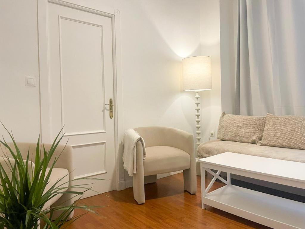 Apartamentos Malaga Centro エクステリア 写真