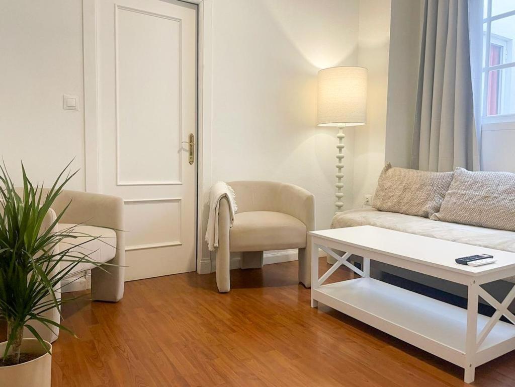 Apartamentos Malaga Centro エクステリア 写真