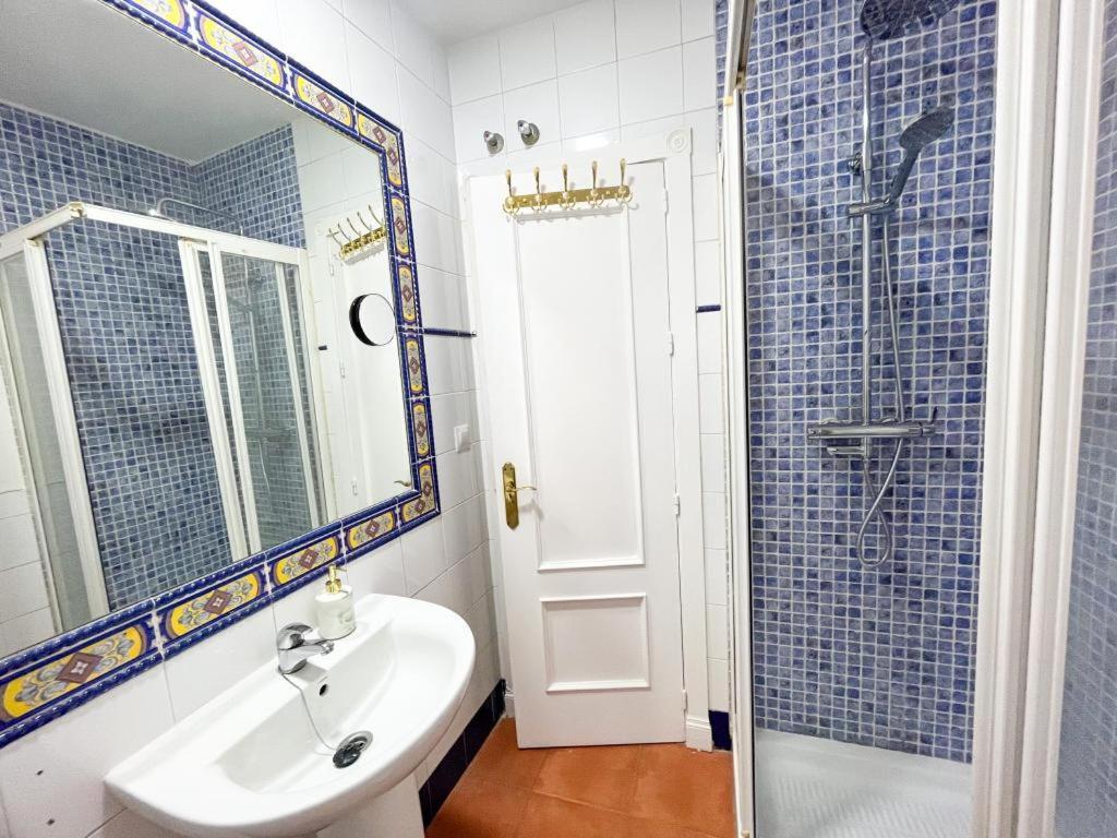 Apartamentos Malaga Centro エクステリア 写真